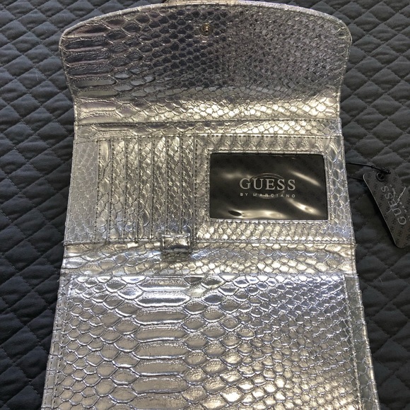 Guess Silver Metallic Full Size Wallet - NWT - Picture 3 of 6